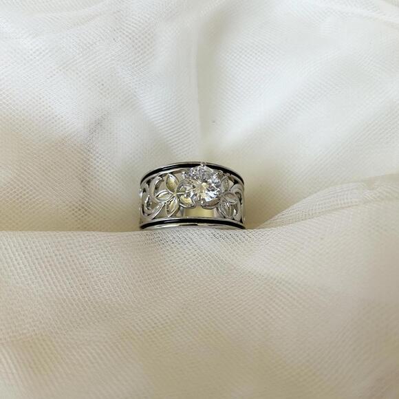 Jewelry - Silver Plated Hawaiian Floral Hawaiian Heirloom Cutout Big CZ Ring Size 12